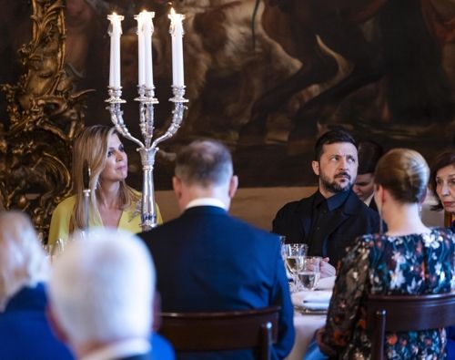 환영만찬 참석한 젤렌스키 우크라이나 대통령(오른쪽). AP연합