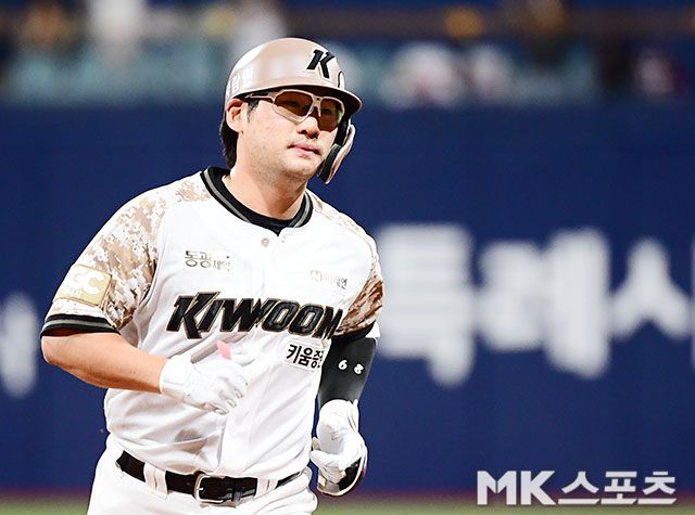 키움 임지열이 24일 고척 KIA전에서 홈런을 친 뒤 베이스를 돌고있다. 사진(고척 서울)=김영구 기자