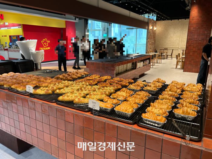 스타필드 마켓 킨텍스점에 입점한 ‘두낫디스터브 베이커스’. [변덕호 기자]