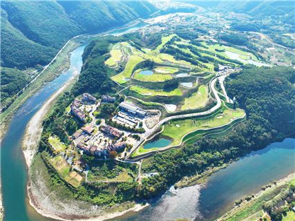 < 출처 : =SM그룹 탑스텐 동강시스타 리조트 >