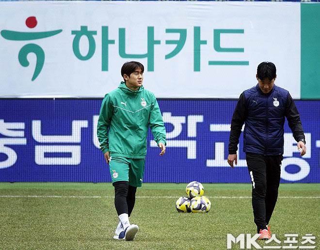 윤도영(사진 왼쪽). 사진=이근승 기자