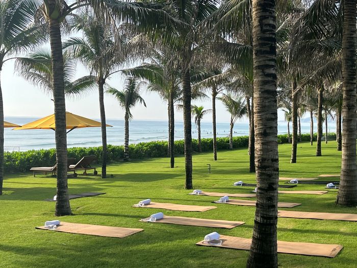더 웨스틴 리조트 앤 스파 깜라인의 모닝 요가 클래스. [사진 = 최아영 기자]
