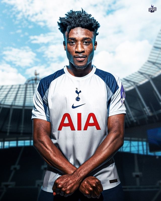 유럽 이적 시장 전문가 파브리지오 로마노는 “토트넘은 쿠두스에게 진지한 관심을 보이고 있고 올 여름 영입 명단 상단에 올라 있다. 쿠두스 측과 초기 접촉이 있었고 현재 다른 구단들도 경쟁에 가세한 상황이다. 쿠두스는 토트넘과의 협상에 열려 있다”고 이야기했다. 사진=스퍼스 글로벌 SNS