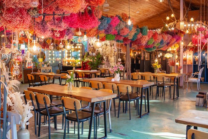 개화예술공원 내 자리한 리리스 카페 / 사진=서울관광재단