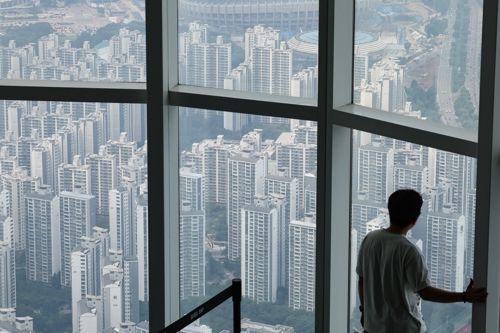 6일 서울 송파구 롯데월드타워 전망대 서울스카이에서 바라본 서울 시내 아파트 및 빌라단지의 모습. [사진 출처 = 연합뉴스]