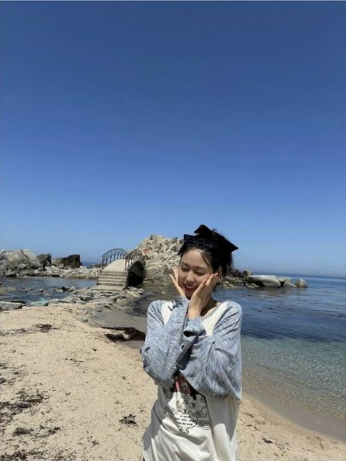 설현이 여름 햇살보다 맑은 비주얼을 자랑했다. 사진=설현 SNS