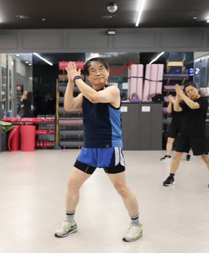 조경기 분당차병원 신경외과 교수는 등산에 필요한 균형감각을 키우기 위해 매일 저녁 병원 인근 헬스장에서 30년째 에어로빅을 하고 있다.  [사진 = 분당차병원]
