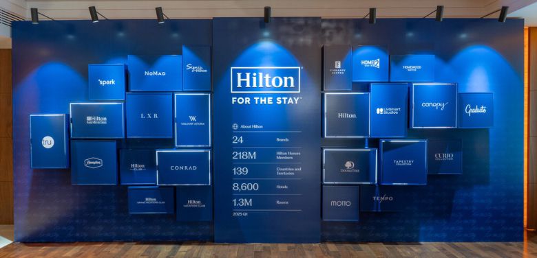 서울 여의도 콘래드 호텔에 마련된 힐튼 브랜드 월.  힐튼