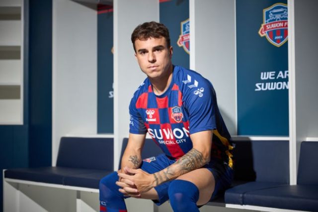 수원FC가 안양과 전북에서 활약한 안드리고를 영입하며 후반기 반등을 위한 그림에 마지막 점을 찍었다. K리그에서 이미 검증된 외국인 자원인 안드리고의 합류는 수원FC의 전력을 한층 끌어올릴 것으로 기대된다. 안드리고의 등번호는 15번이다. 사진=수원FC 제공