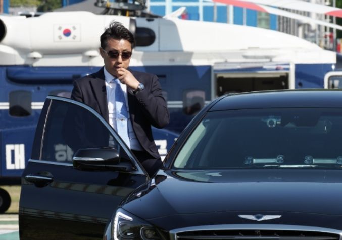 대통령 경호처 관계자들의 모습. [사진 출처 = 대통령경호처 홈페이지 캡처]