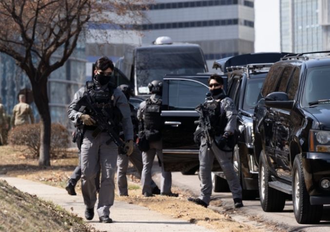 대통령 경호처 관계자들의 모습. [사진 출처 = 대통령경호처 홈페이지 캡처]