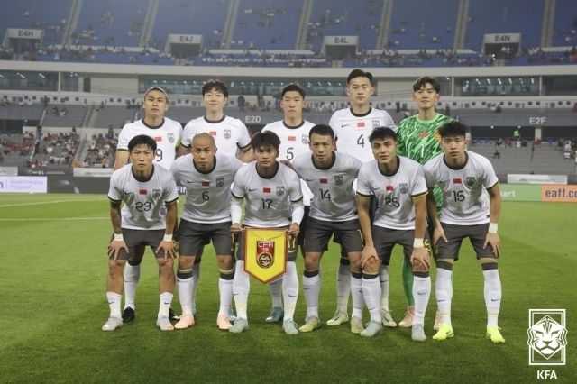 ‘소후닷컴’은 “중국은 여전히 실력차라는 냉혹한 현실 앞에 있으나 일본전에서 보인 투지와 태도는 긍정적인 변화를 줬다는 평가다”라며 “다만 실력차를 줄이지 않으면 명예회복도 일시적이다. 홍콩과의 최종전 역시 승리를 장담할 수 없다”고 바라봤다. 사진=대한축구협회 제공