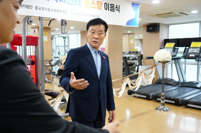성북구 실버맞춤형 헬스장을 찾은 이승로 성북구청장. <제공=성북구>