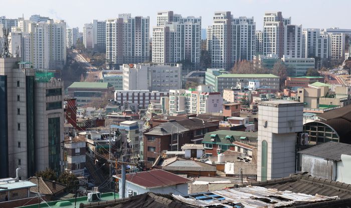 지난달 실시한 사전 분양 신청에서 조합원의 약 10%가 ‘1+1 분양’을 희망한 것으로 나타난 북아현3구역 전경. 매경DB