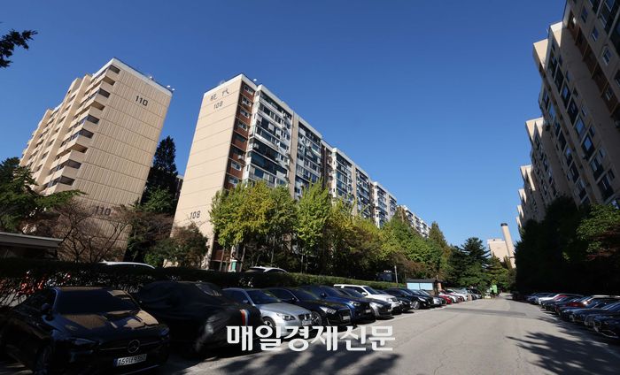 압구정 2구역 신현대 11차 아파트 전경. [매경DB]