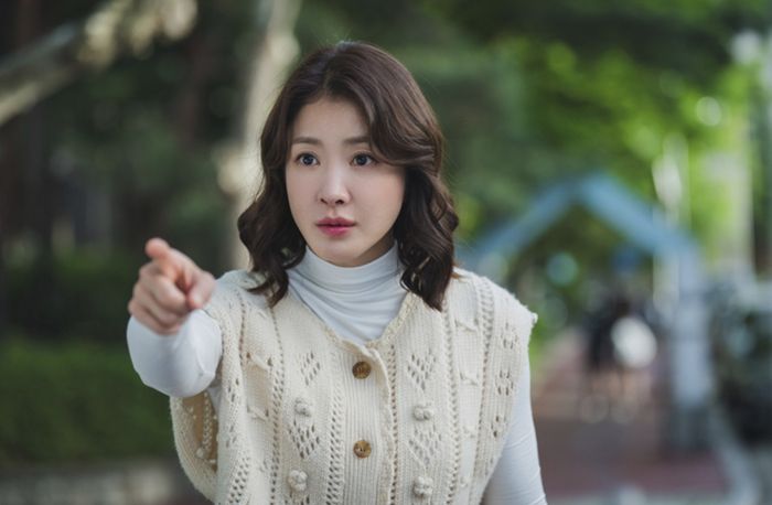 배우 이시영이 주부 탐정단의 브레인 공미리 역을 맡았다. 사진| ENA