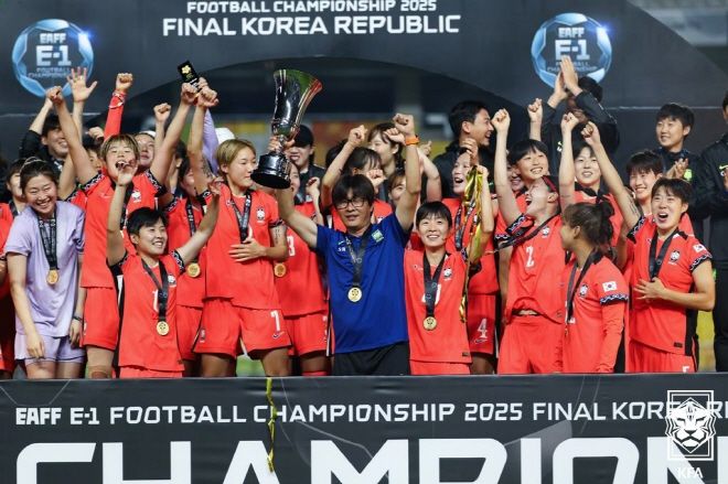 한국 여자 축구 대표팀이 동아시안컵 정상에 올랐다. 한국 여자 축구가 동아시안컵에서 우승한 건 2005년 초대 대회 이후 20년 만이다. 사진=대한축구협회