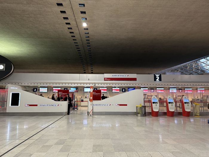 파리 샤를드골공항 에어프랑스 카운터.  /사진= 강예신 기자