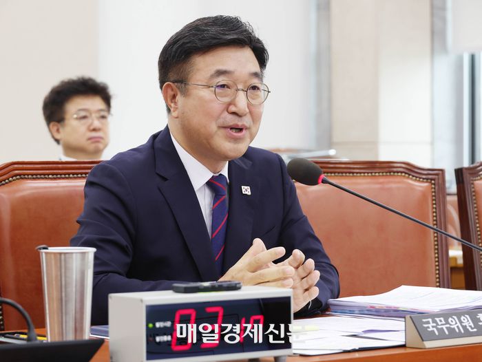 윤호중 행정안전부 장관 후보자가 18일 서울 여의도 국회 행정안전위원회에서 열린 인사청문회에서 의원 질의에 답하고 있다. 2025.7.18 [이충우 기자]