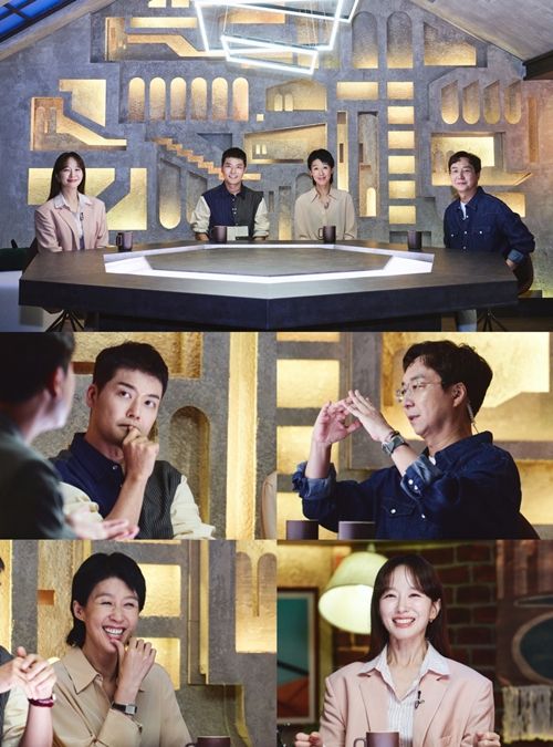 ‘이유 있는 건축-공간 여행자’ 전현무, 홍진경, 박선영이 마치 건축학도가 된 듯한 케미를 뽐낸다.