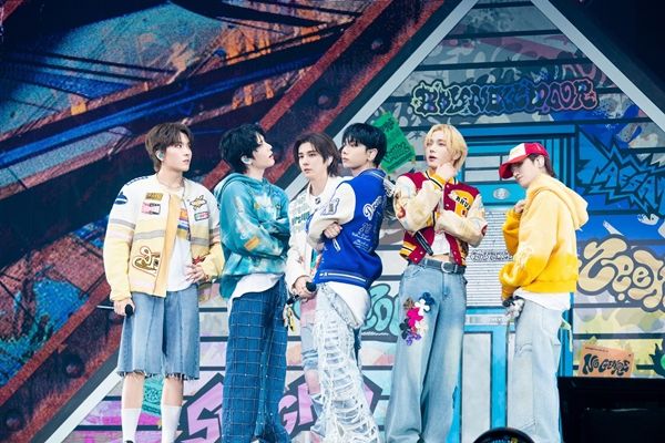 보이넥스트도어(BOYNEXTDOOR)가 첫 단독 투어를 성공적으로 마치며 ‘차세대 공연 강자’의 존재감을 보여줬다.