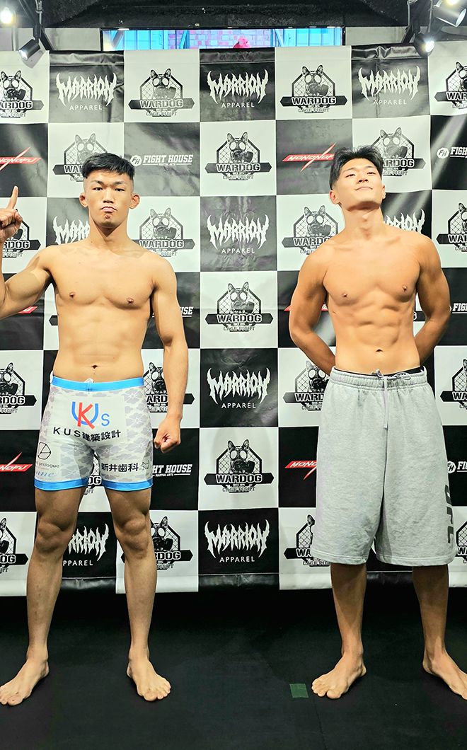 우에다 겐토와 권지후가 2025년 7월 일본 오사카 벤텐초세카이칸 WARDOG 53 메인이벤트 웰터급 계체 후 기념 촬영을 하고 있다. 사진=스탠다드앤드프로그레스 스포츠에이전시 제공
