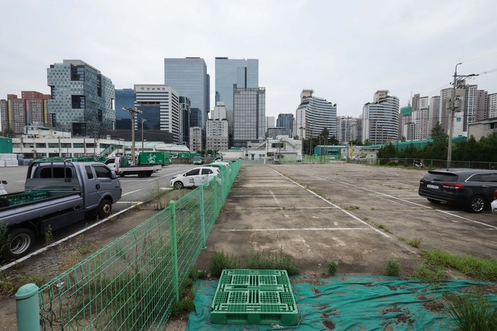 SK디앤디가 프라임빌딩 개발을 위해 1200억원에 매입한 서울 서초 ‘라이온미싱 부지’. [한주형 기자]