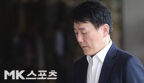 바람 잘 날이 없는 히어로즈. 이번에는 국제 망신을 당했다. 이장석 히어로즈 대주주의 모습. 사진= MK스포츠 DB