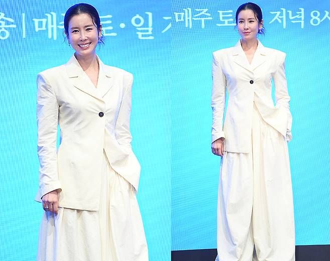 이태란이 단단하고 우아한 ‘절제미’ 슈트룩으로 제작발표회장을 단숨에 장악했다. 사진=천정환 기자