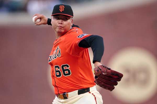 덩카이웨이는 빅리그 데뷔 첫 승을 거뒀다. 사진= Robert Edwards-Imagn Images= 연합뉴스 제공