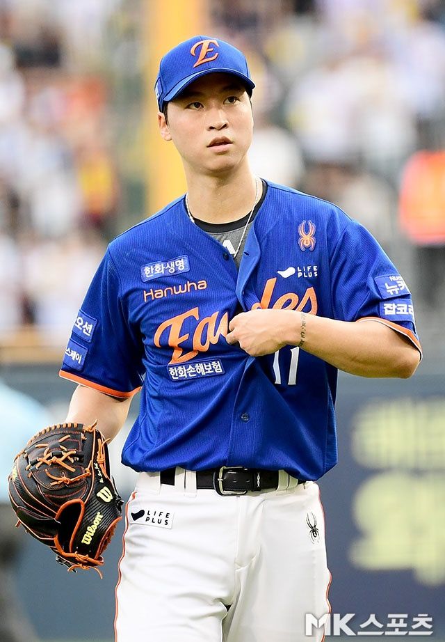 또 한 번 재정비 시간을 가지는 엄상백. 사진(잠실 서울)=김영구 기자