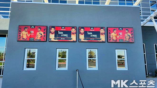 2025년 8월 UFC on ESPN 71 공개 계체를 앞둔 미국 네바다주 엔터프라이즈 APEX 전경. 다이라 다쓰로와 박현성의 맞대결을 홍보하고 있다. UFC 31년 역사에서 첫 한일전 메인이벤트다. 사진(미국 라스베이거스)=김재호 특파원