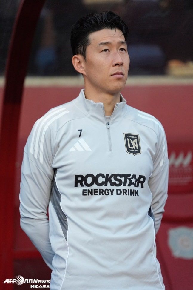 로스앤젤레(LA)FC 공격수 손흥민이 10일(한국시간) 일리노이주 시카고 시트긱 스타디움에서 열린 시카고 파이어와 2025 미국메이저리그사커(MLS) 28라운드에서 출격을 대기하고 있다. 사진=AFPBBNews=News1