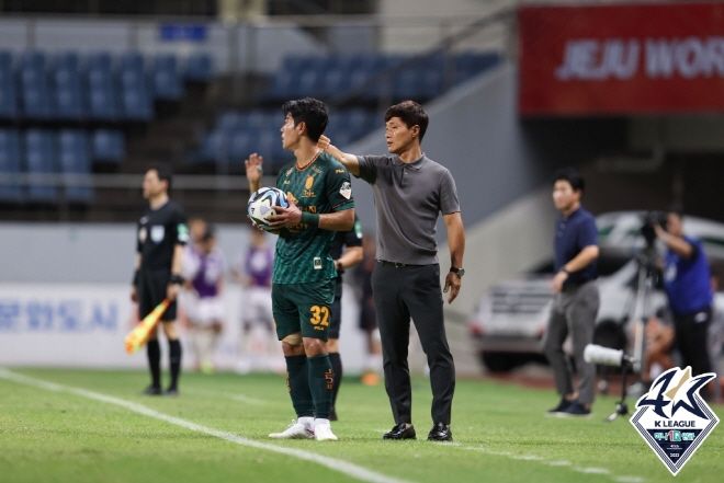 제주 SK 시절 남기일 감독. 사진=한국프로축구연맹