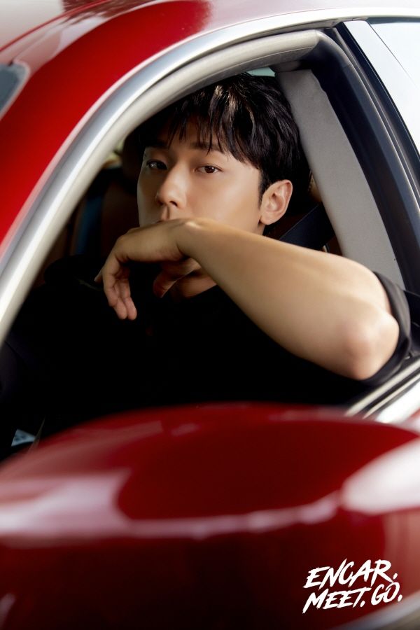 이도현 존재감 빛난 ‘엔카 믿고 직진’ 비하인드 컷 [사진제공=엔카닷컴]