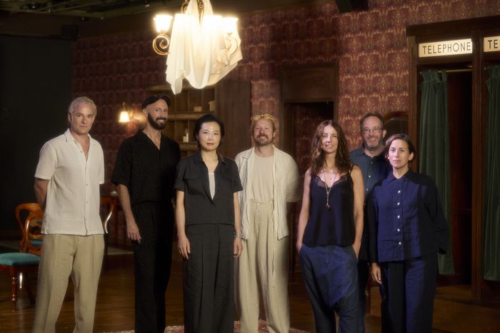 (왼쪽부터) 콜린 나이팅게일, 데이비드 레이노소, 박주영 대표, 펠릭스 바렛, 맥신 도일, 사이먼 윌킨슨, 리비 보건 / 사진=슬립노모어 서울