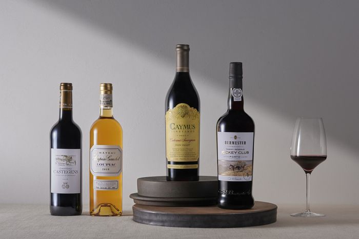 코트야드 메리어트 서울 남대문 2025 추석 선물 세트로 다양한 와인을 선보인다. / 사진=코트야드 메리어트 서울 남대문