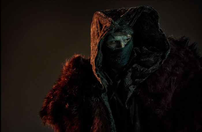 영화 ‘프랑켄슈타인’에 나오는 괴생명체의 모습. 그는 인간의 잘린 신체를 결합해 창조됐지만 인간이 아닙니다. 그러나 인간보다도 더 인간적인 감정을 느끼며 동요합니다. [IMDb]