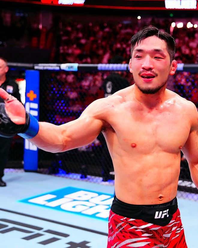 Road to UFC 시즌3 밴텀급 토너먼트 우승자 유수영이 2025년 8월 중국 상하이다우타이에서 UFC 정규 파이터로 데뷔 2연승을 달성한 후 기뻐하고 있다. 사진=TKO