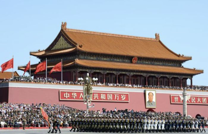 지난 2015년 9월 3일 중국 베이징 천안문 광장에서 ‘중국인민의 항일전쟁 승리 및 세계 반(反)파시스트 전쟁 승리 70주년’  기념 열병식이 열리고 있다. [신화 연합뉴스]