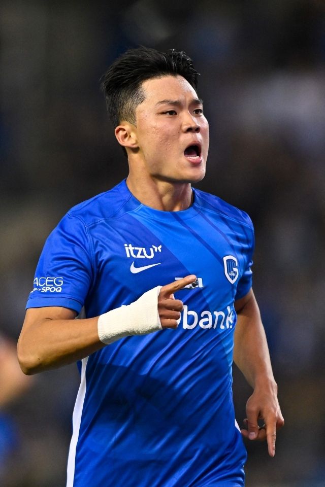 ‘HLN’은 “슈투트가르트는 메디컬 테스트 도중 과거 십자인대 부상 문제를 발견했고 이후 헹크에 새로운 가격 협상을 원했다. 독일 언론에 의하면 이 제안에는 상당한 가격 할인, 그리고 임대 이적 등 여러 조건이 포함되어 있었다. 헹크는 단호히 거절했다. 그들은 오현규가 완전히 건강하다고 확신하고 있다”고 말했다. 사진=AFP=연합뉴스 제공