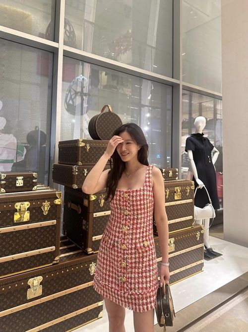 배우 임수향이 명품 브랜드 루이 비통 전시장에서 근황을 전했다. 사진=임수향 SNS