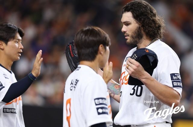 3일 대전 NC전에서 또 하나의 대기록과 마주한 폰세. 사진=한화 제공