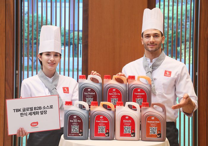 더본코리아가 글로벌 시장에 출시한 TBK 소스. [사진 = 더본코리아 제공]