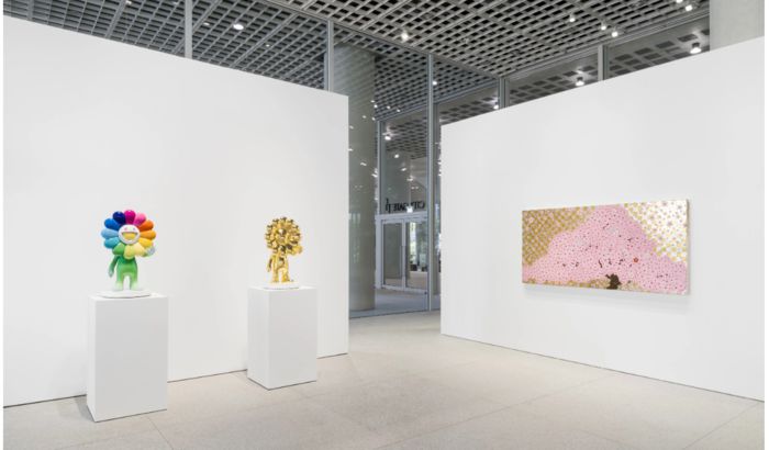 무라카미 다카시의 개인전이 열리고 있는 서울 용산구 아모레퍼시픽미술관 캐비닛 전시장 전경. 가고시안