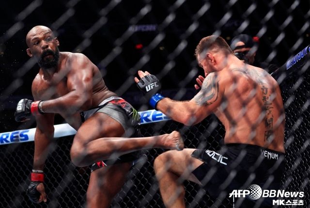 존스는 2024년 11월, 미오치치를 3라운드 TKO로 꺾고 1차 방어에 성공했다. 사진=AFPBBNews=News1