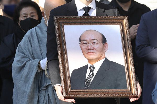 전두환 전 대통령의 영정사진. [사진 = 뉴스1]