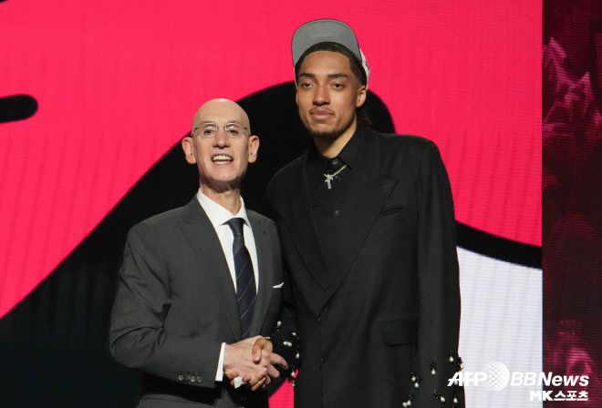 NBA 아담 실버 총재(사진 왼쪽). 사진=AFPBBNews=News1