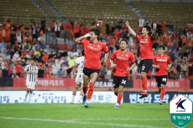 득점 후 기뻐하는 김건희. 사진=한국프로축구연맹