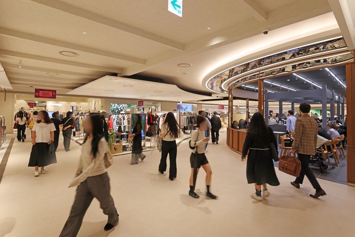 신세계백화점은 의정부점 여성패션관을 2012년 개점 이후 최대 규모로 리뉴얼했다. [사진 = 신세계백화점 제공]